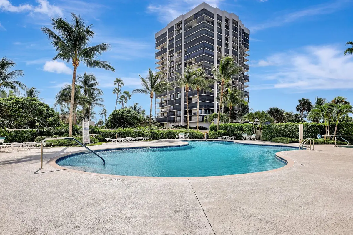 49-web-or-mls-632A3326 at 5049 N Highway A1a 1404, Hutchinson Island