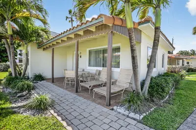 1225 Hillsboro Mile N2, Hillsboro Beach – sold
