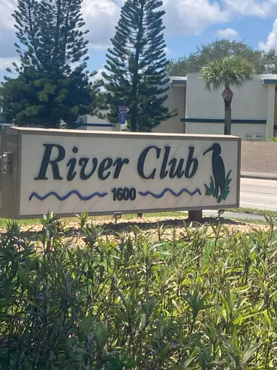 1600 SE Dixie Highway 13-204, Jensen Beach – Condominium for sale