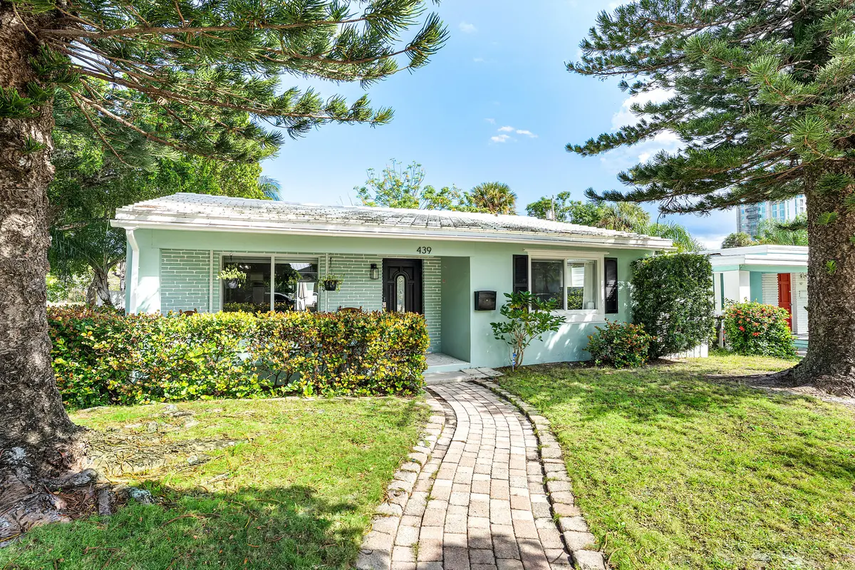 002-43945thStreet-WestPalmBeach-FL-33407 at 439 45th Street, West Palm Beach