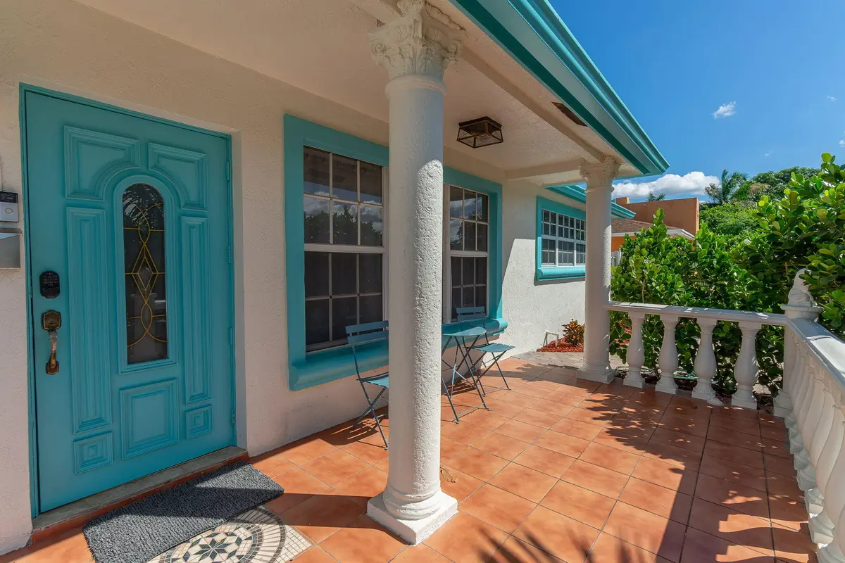 Maybe cover at 951 Green Street, West Palm Beach