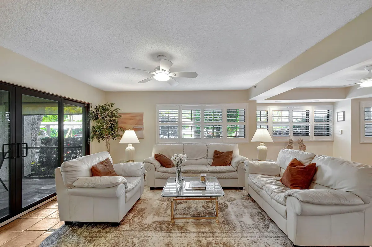 LIV/PATIO ACCESS at 318 Oak Harbour Drive 318, Juno Beach