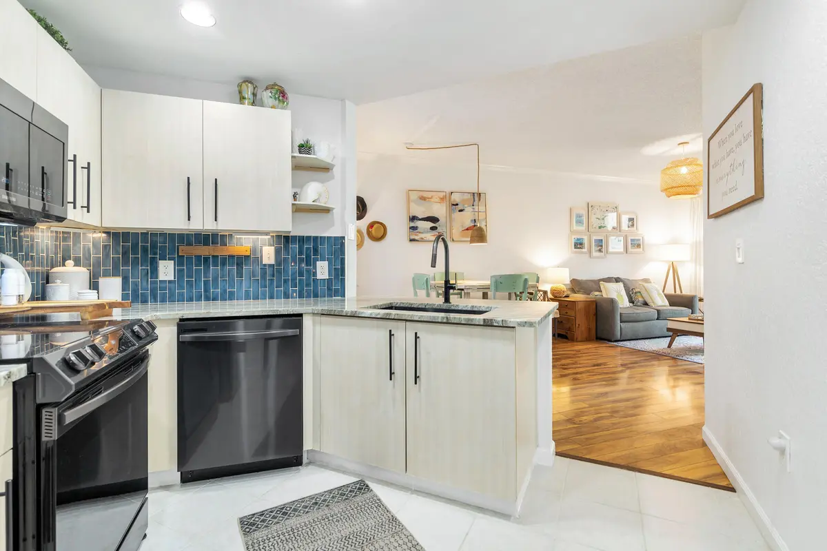 low-10 at 1805 N Flagler Drive 103, West Palm Beach
