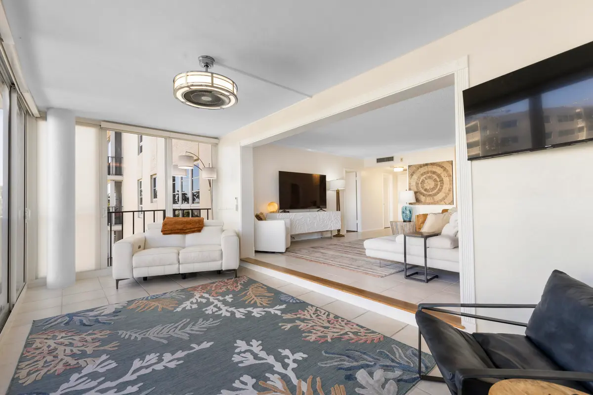 Family Room W/ Direct Intracoastal Views at 50 East Road 5c, Delray Beach