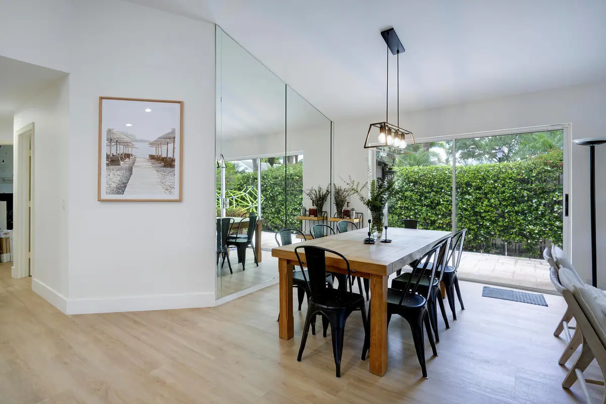 Light and Bright Dining Room at 32 Admirals Court, Palm Beach Gardens