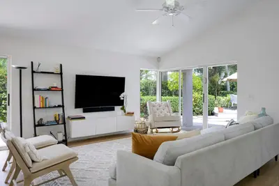 32 Admirals Court, Palm Beach Gardens – Single Family Residence for rent