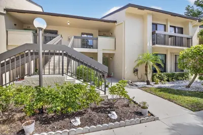 5055 Oak Hill Lane 222, Delray Beach – sold