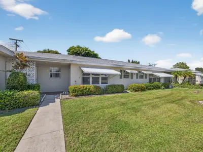 111 Lakes End Drive B, Fort Pierce – Condominium for sale