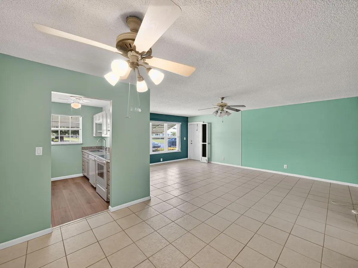 4-web-or-mls-009 at 111 Lakes End Drive B, Fort Pierce
