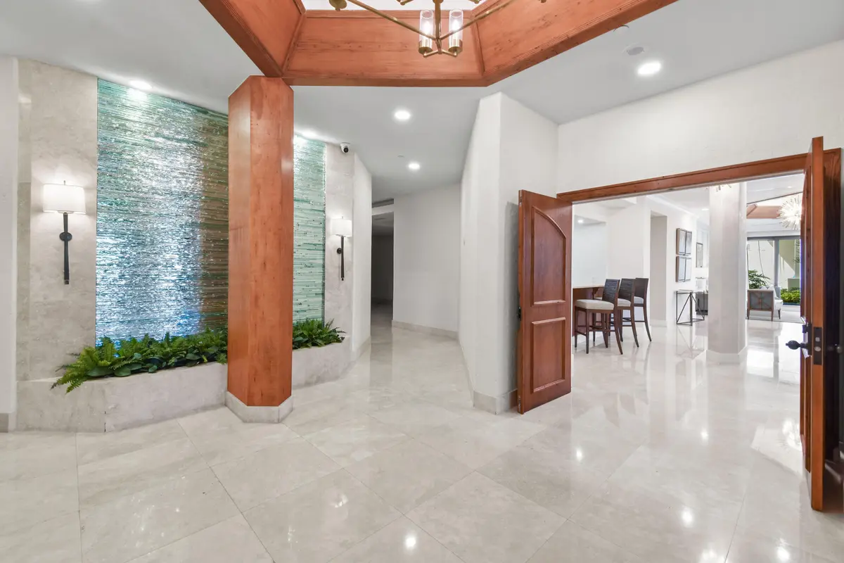 Lobby at 3322 Casseekey Island Road 302, Jupiter