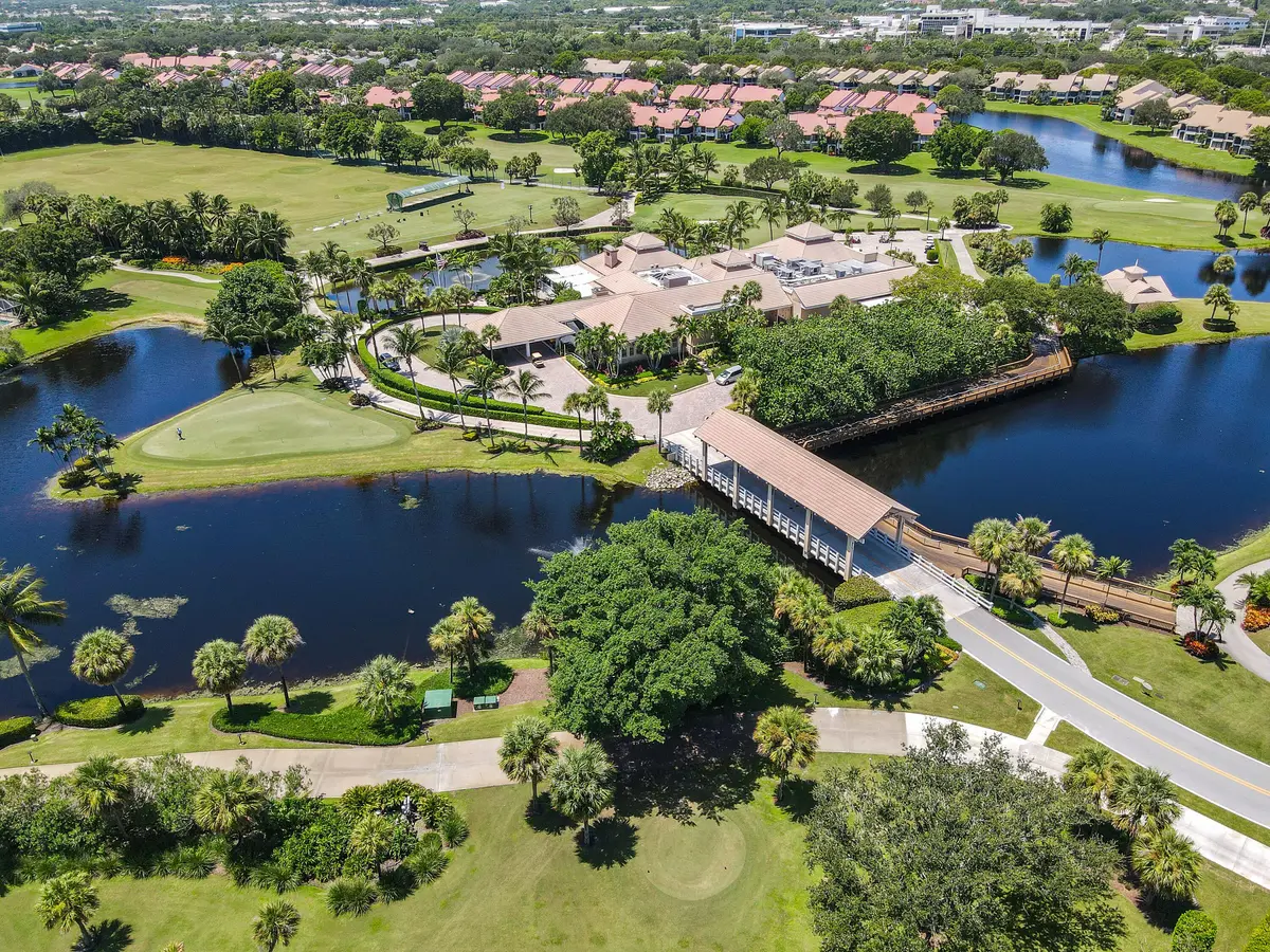 Jonathan'sLandingGolfClubhouse(1) at 3322 Casseekey Island Road 302, Jupiter