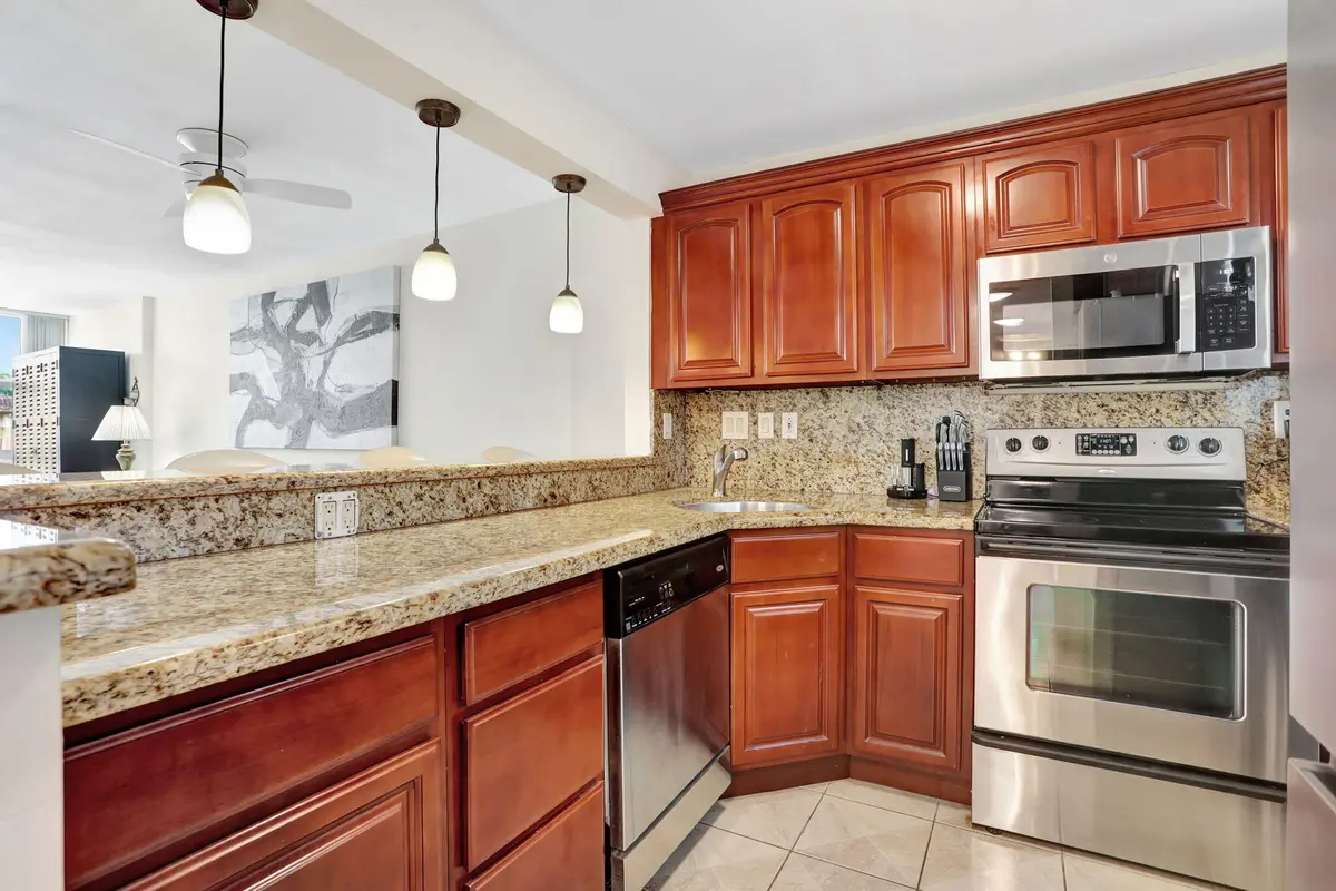 5-web-or-mls-001L7280 at 1391 S Ocean Boulevard 206, Pompano Beach