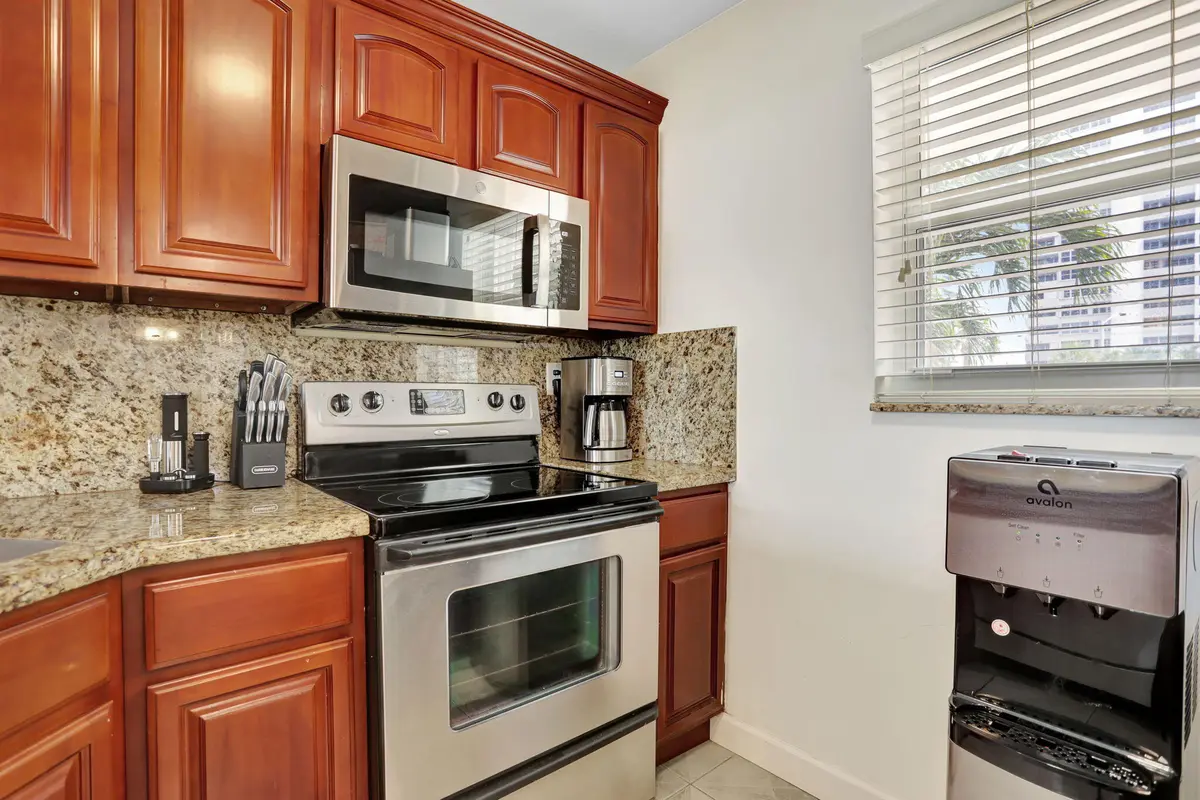 6-web-or-mls-001L7285 at 1391 S Ocean Boulevard 206, Pompano Beach