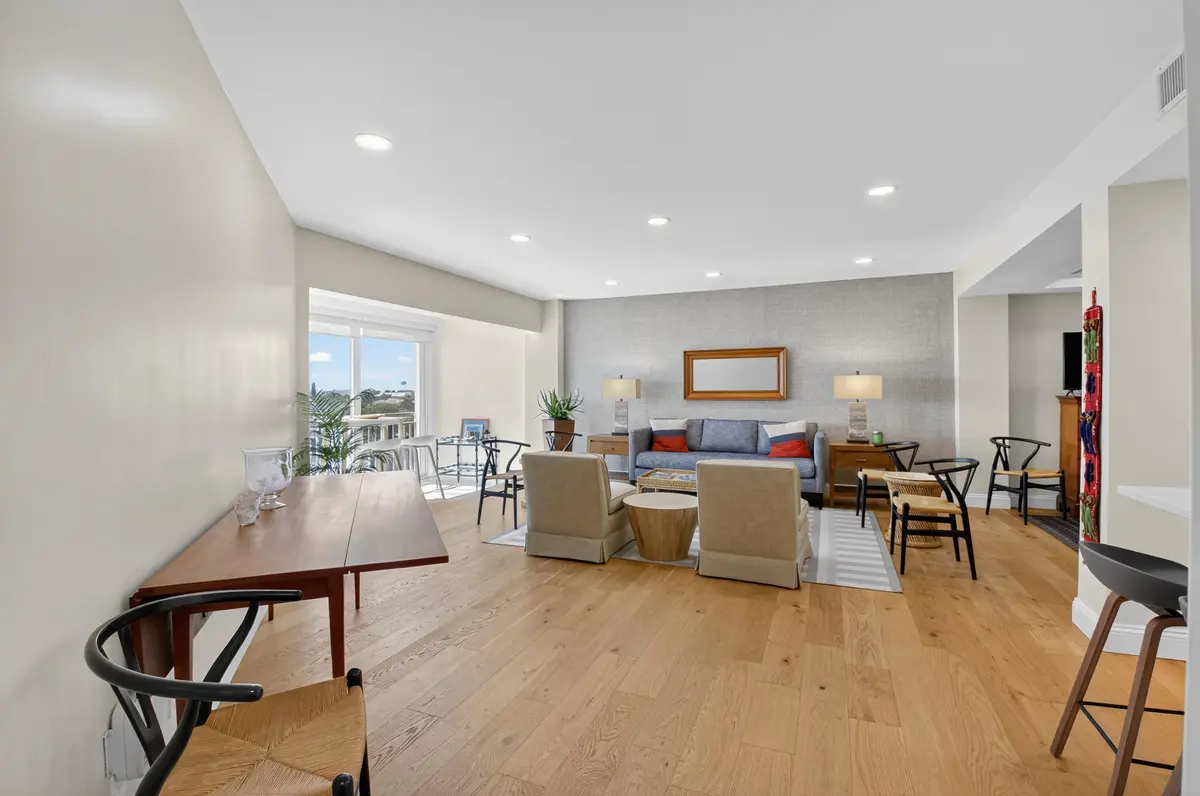 Living area at 1000 Lowry Street 7h, Delray Beach