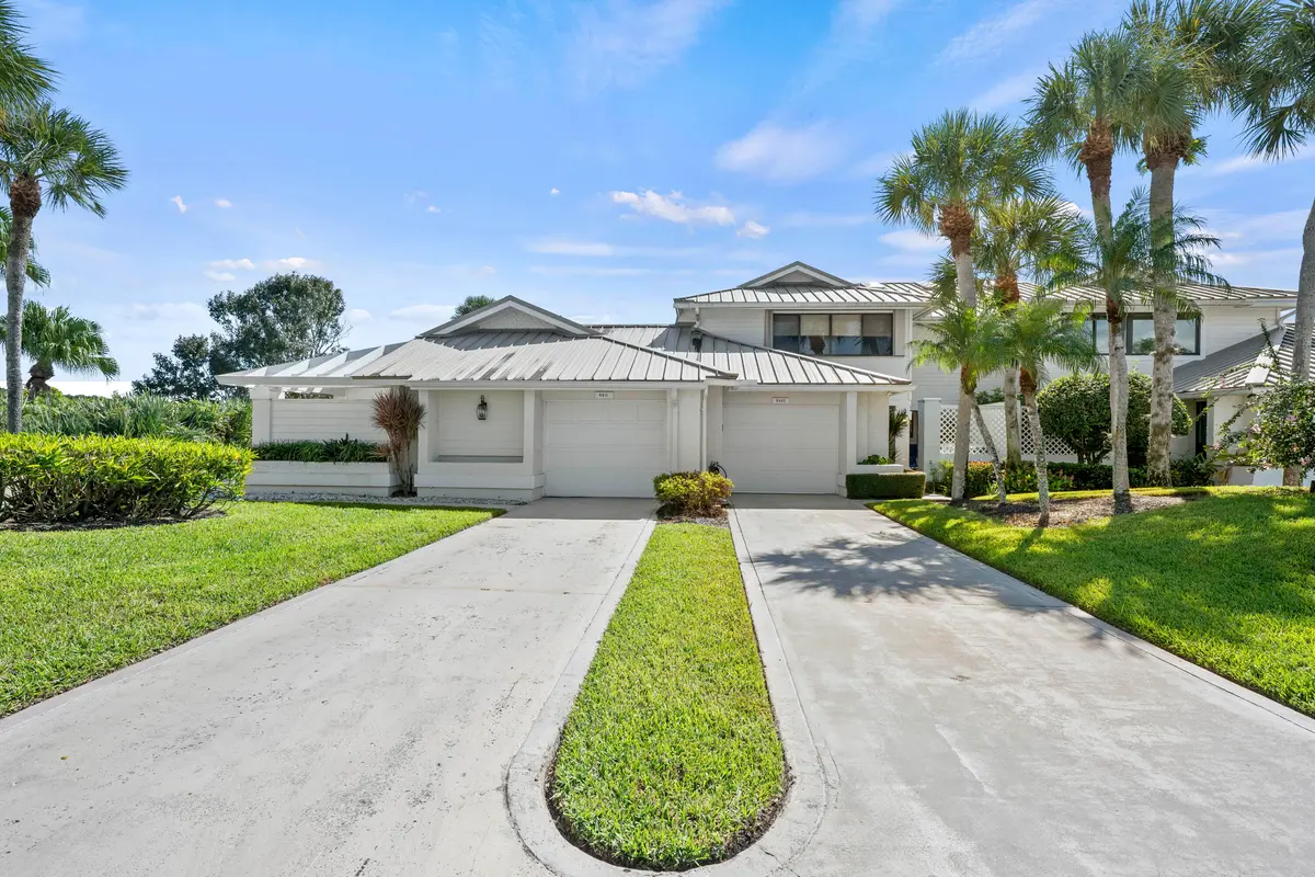 LUX_5705 at 5610 SE Foxcross Place, Stuart