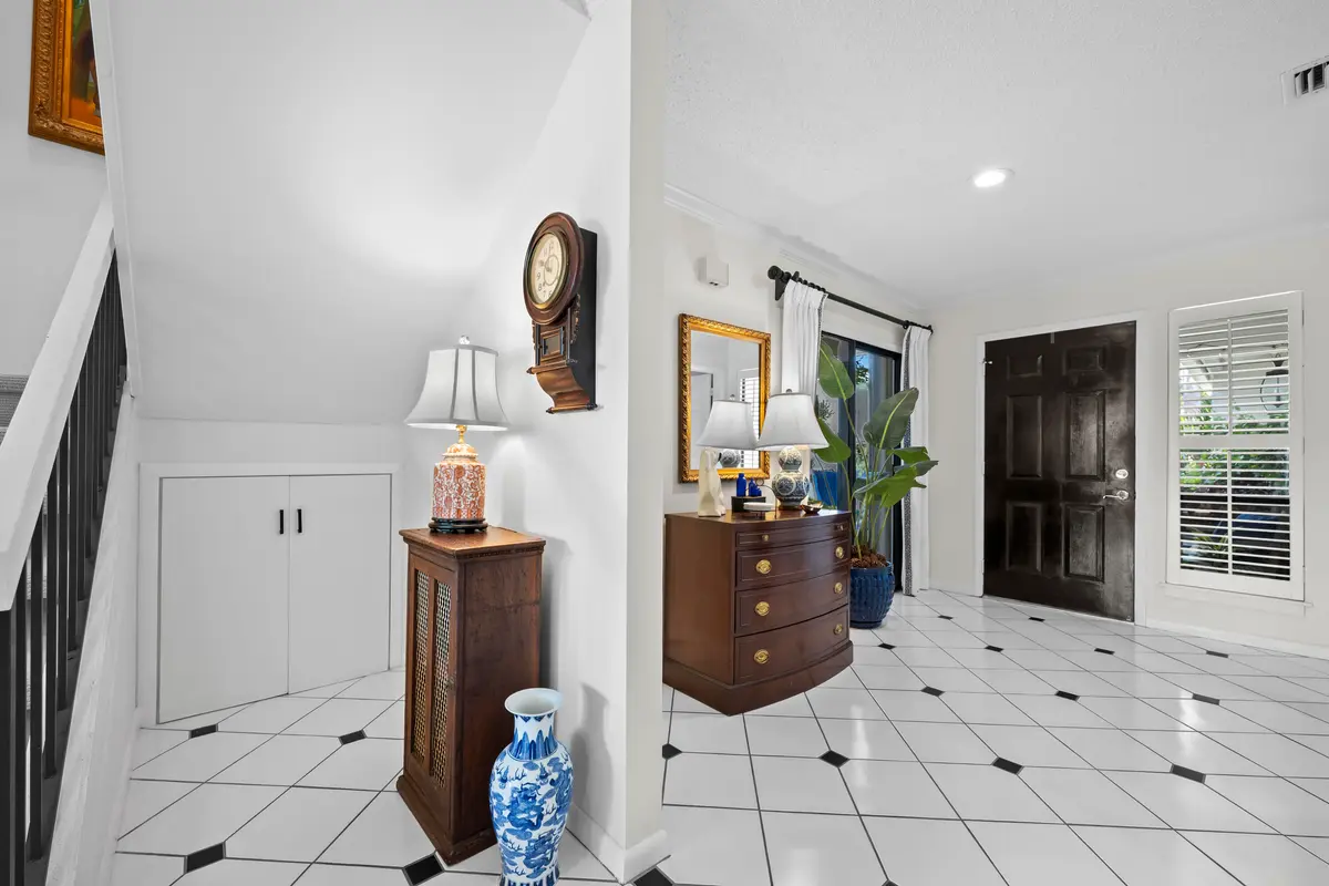 LUX_5790 at 5610 SE Foxcross Place, Stuart