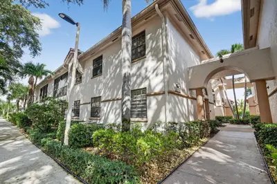 5187 Europa Drive P, Boynton Beach – sold