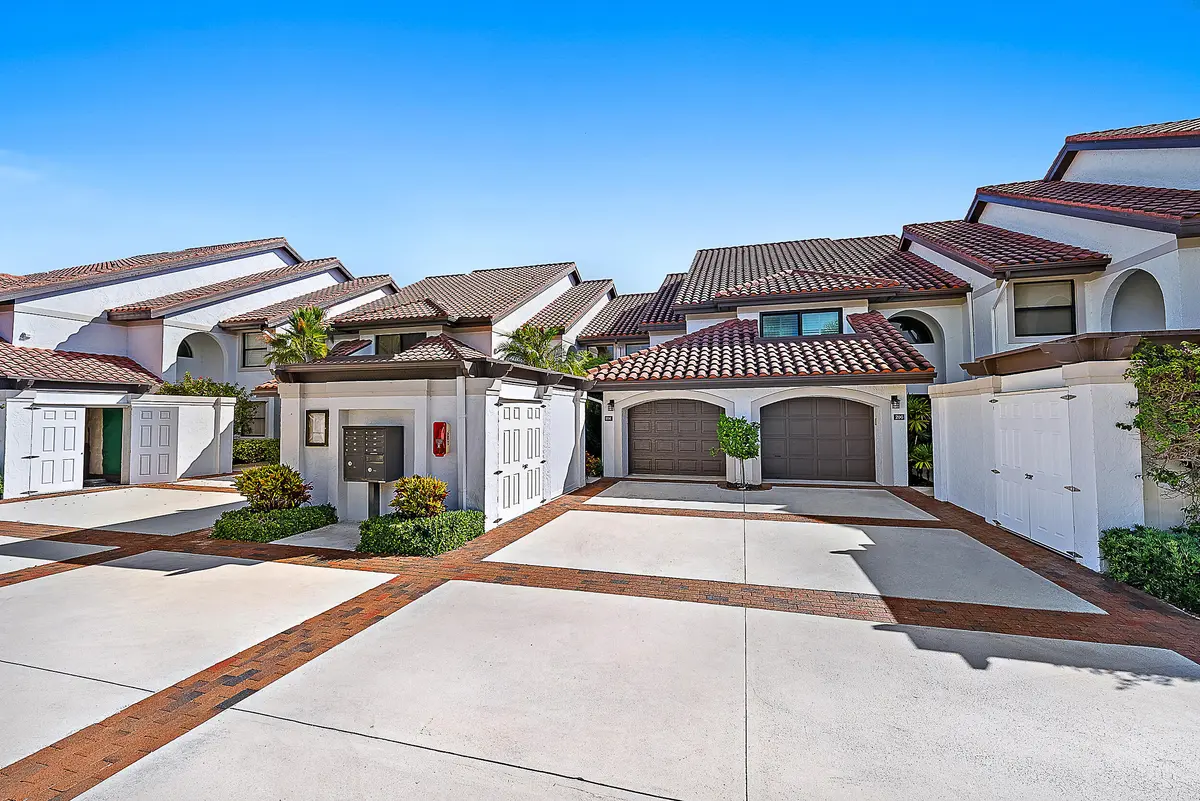 Front Exterior at 16648 Traders Crossing 106, Jupiter