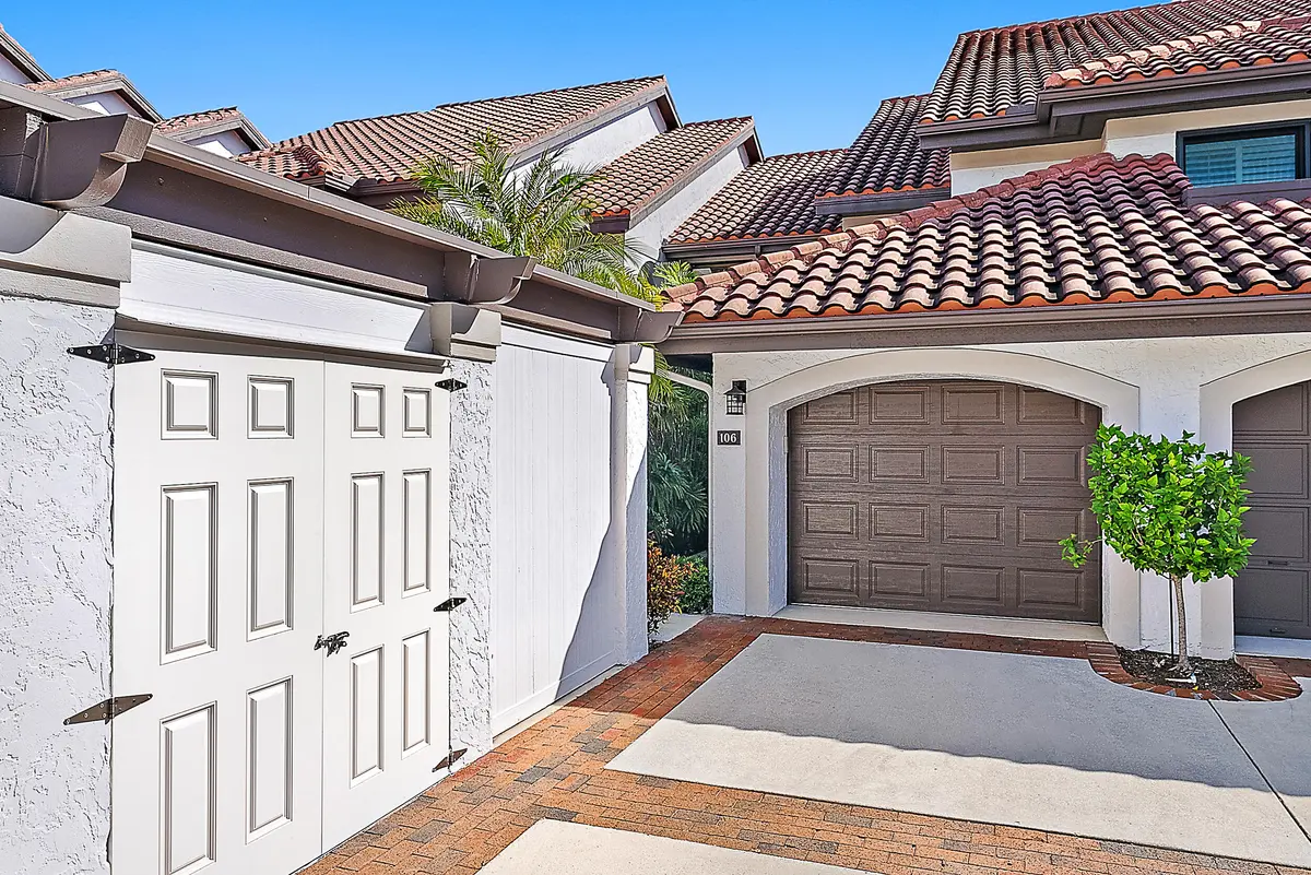Golf Cart & Garage at 16648 Traders Crossing 106, Jupiter