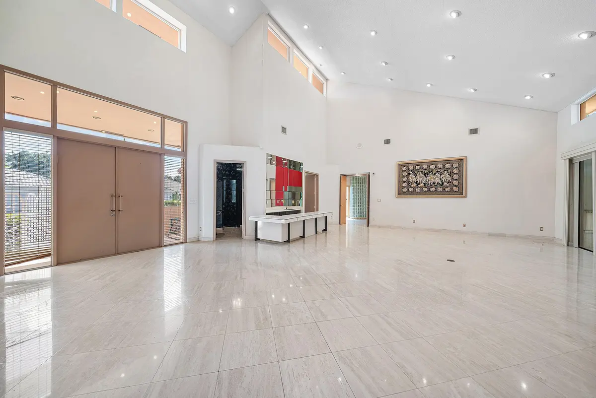 Living room at 4952 Bocaire Boulevard, Boca Raton