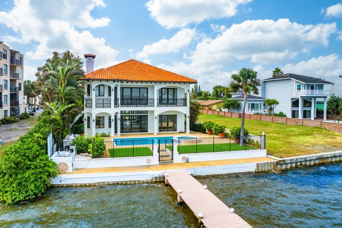 Exterior Primary Listing Photo at 1 S 18th Avenue, Lake Worth Beach