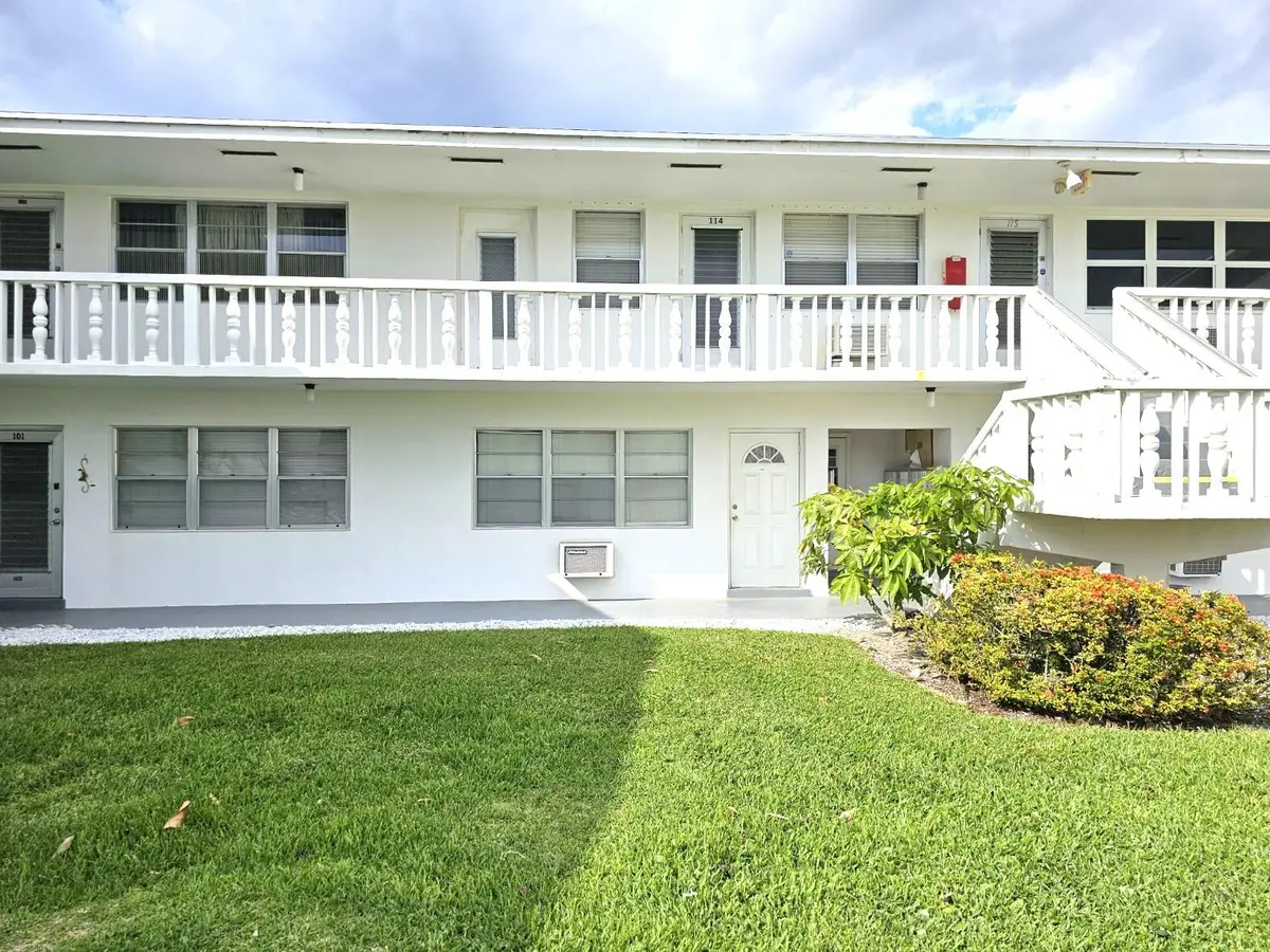Easthampton E front at 102 Easthampton E, West Palm Beach