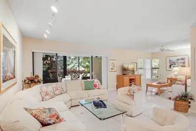 5121 Oak Hill Lane 416, Delray Beach – sold