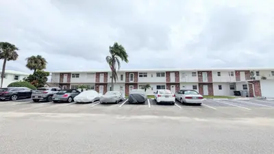 2800 W Golf Boulevard 219, Pompano Beach – Condominium for sale