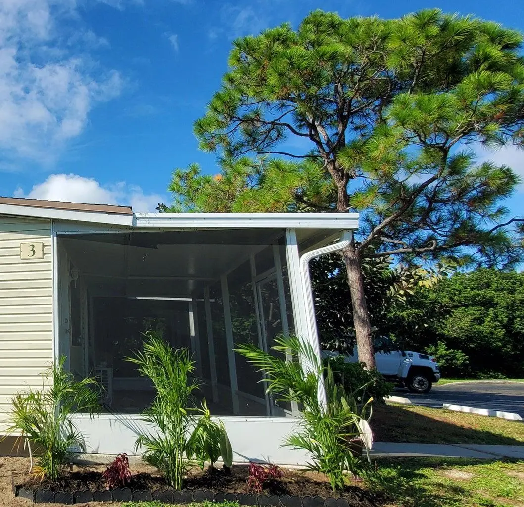 560 24 at 560 7th Place, Vero Beach