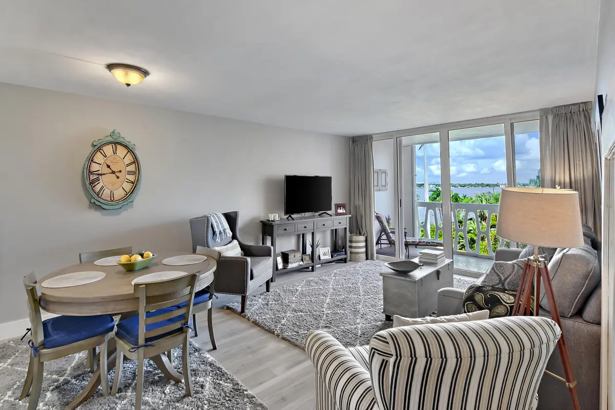 2505 S Ocean Blvd Unit 411 at 2505 S Ocean Boulevard 411, Palm Beach