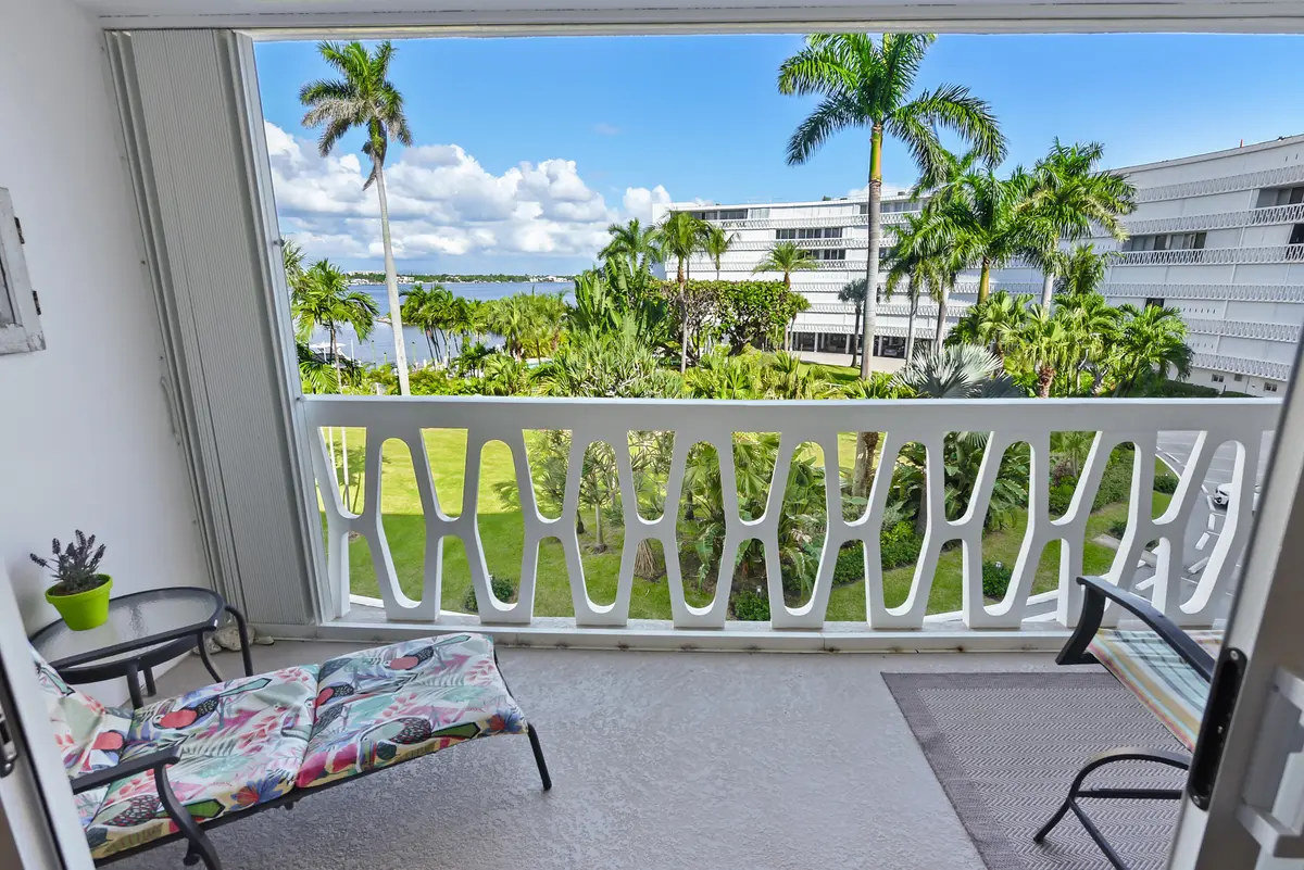 2505 S Ocean Blvd Unit 411 at 2505 S Ocean Boulevard 411, Palm Beach