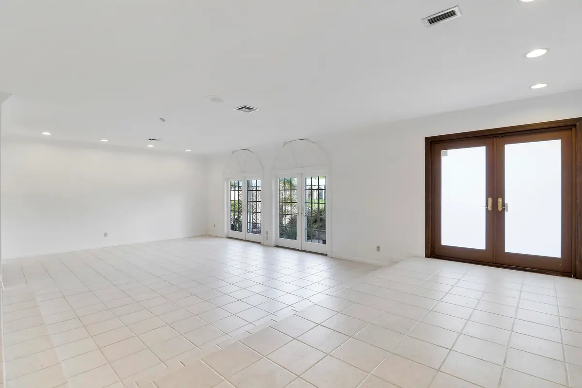 Foyer at 3040 NE 40th Street, Fort Lauderdale