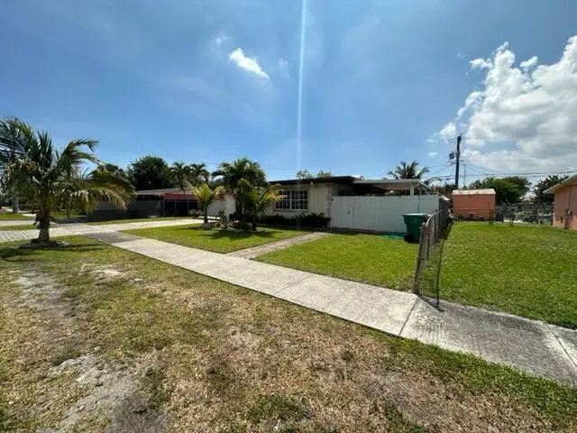 IMG_4180 at 1380 NW 171 Street, Miami Gardens