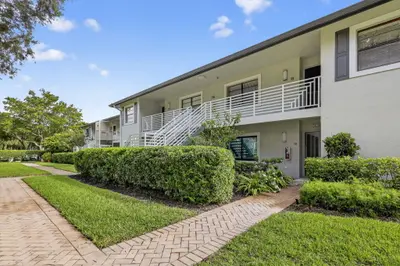 36 Southport Lane C, Boynton Beach – sold
