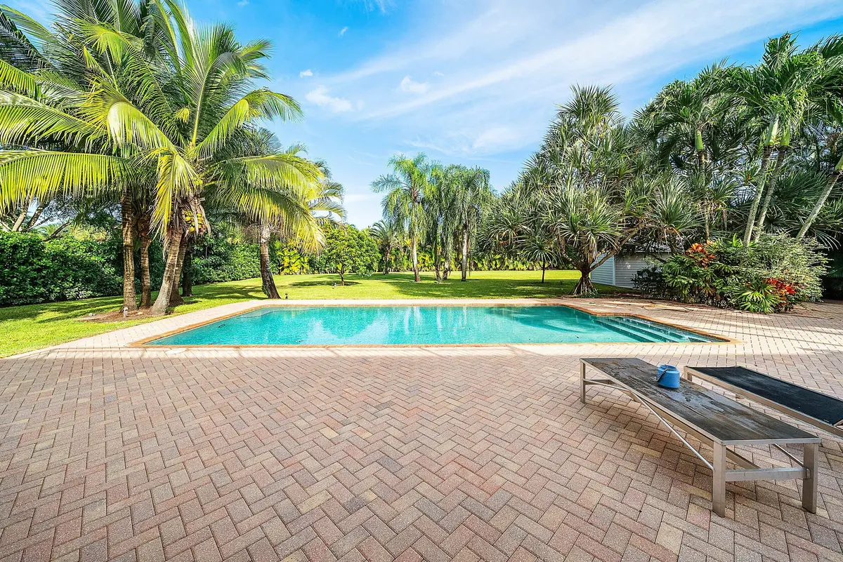 057-8260NativeDancerRoadEast-PalmBeachGa at 8260 Native Dancer Road, Palm Beach Gardens