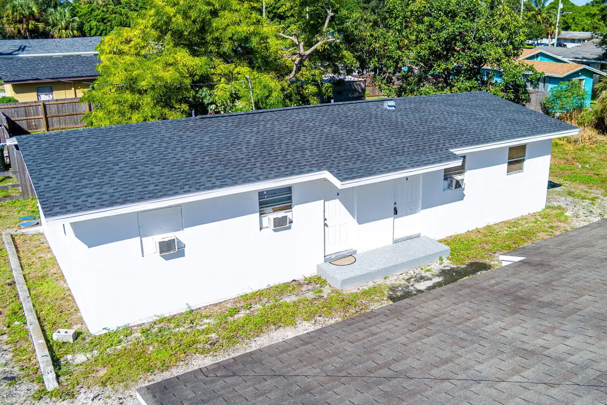 37-web-or-mls-2108-avenue-e at 2108 Avenue E, Fort Pierce