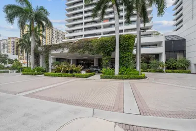 525 S Flagler Drive 19b, West Palm Beach – sold