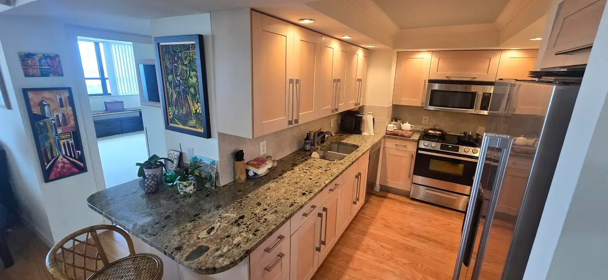 1h at 5600 N Flagler Drive 801, West Palm Beach