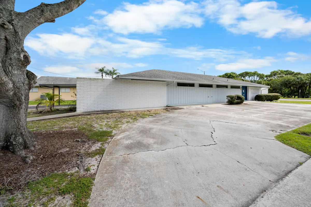 TR1900Nebraska-38 at 1912 Nebraska Avenue, Fort Pierce