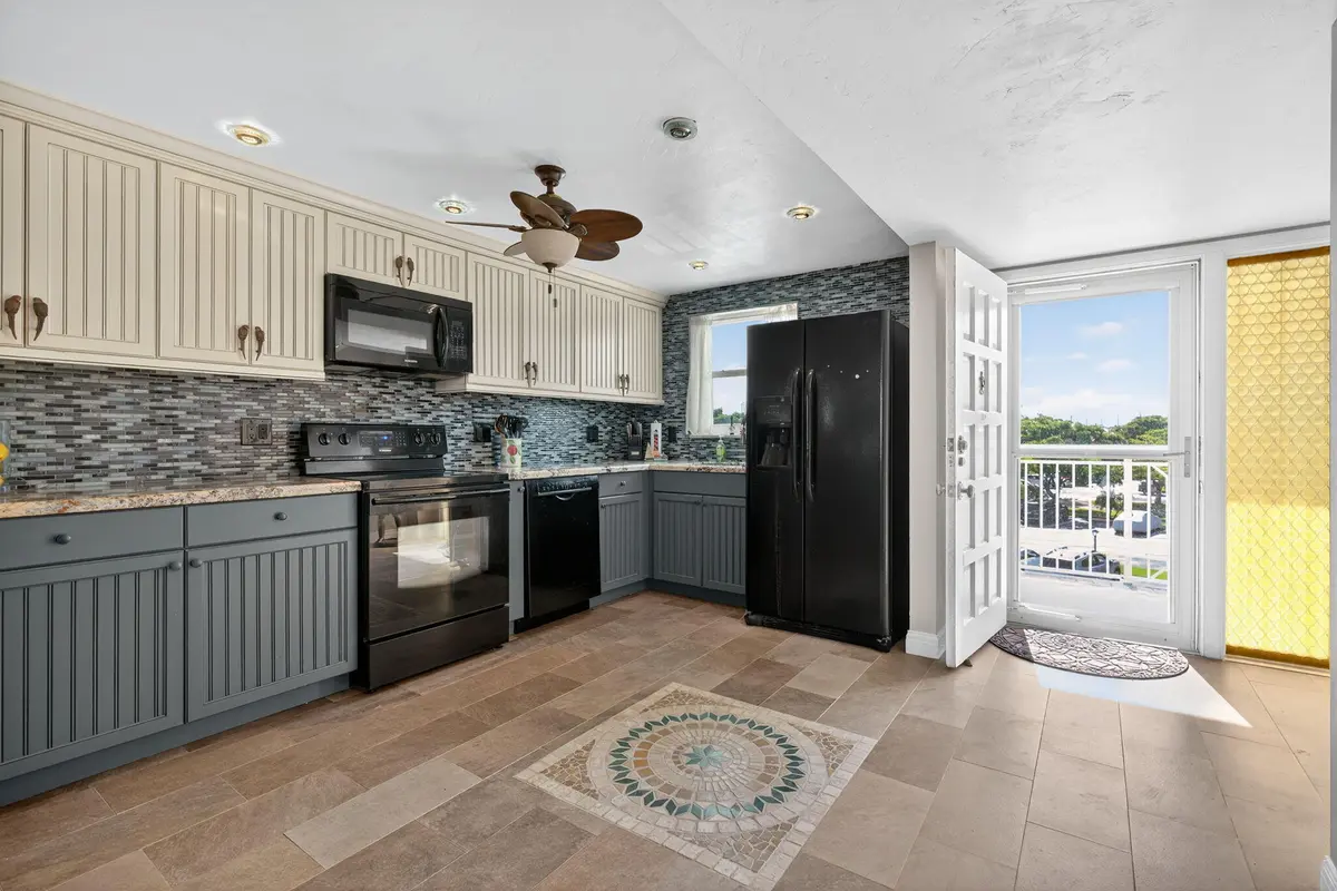 KITCHEN at 36 Yacht Club Drive 307, North Palm Beach