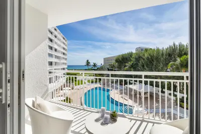 2780 S Ocean Boulevard 311, Palm Beach – Condominium for sale