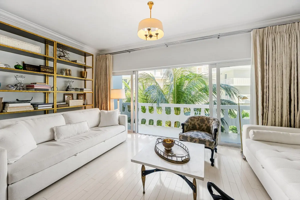 Den at 300 S Ocean Boulevard 4f, Palm Beach