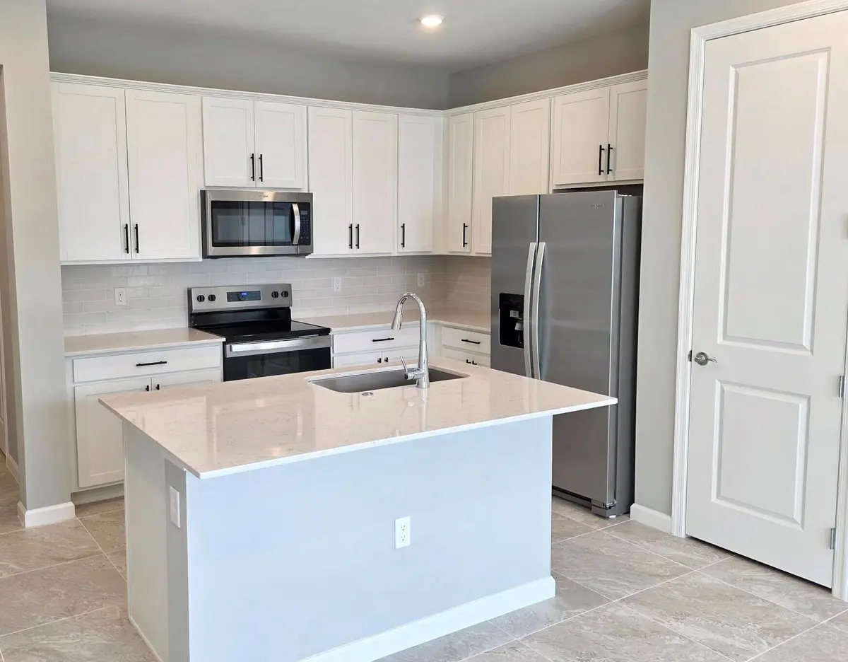 PREMIER FRESH KITCHEN at 4292 Efendi Drive Latitude 46-31, Lantana