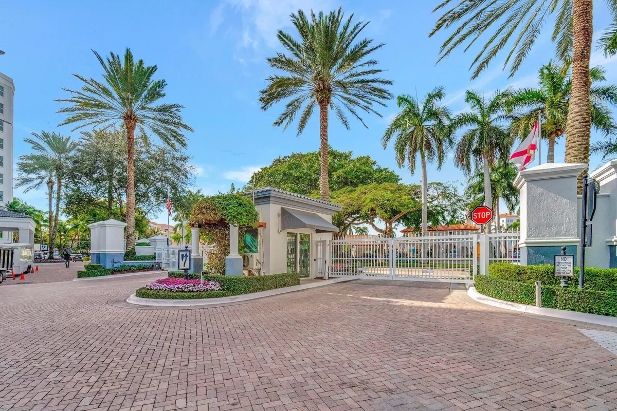 miz 2 at 500 SE Mizner Boulevard A302, Boca Raton