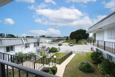 3402 Cynthia Lane 208, Lake Worth Beach – Condominium for sale