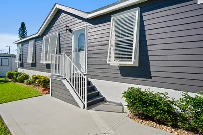 8328 SE Swan Avenue, Hobe Sound – sold