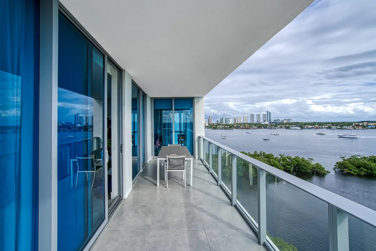 A7302851_39 at 17111 Biscayne Boulevard 902, North Miami Beach