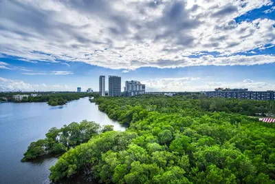 17111 Biscayne Boulevard 902, North Miami Beach – sold