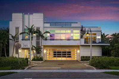 226 Palm Court, Delray Beach – Single Family Residence for sale