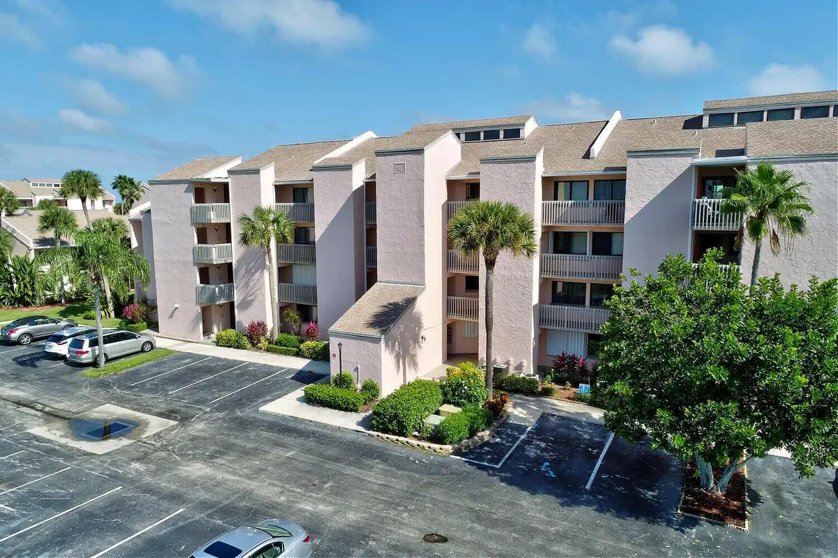 BEACHTREE 3600 BUILDING at 2400 S Ocean Drive 3628, Fort Pierce